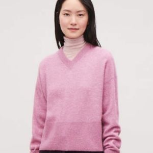 COS wool/alpaca blend pink/purple V Neck sweater size Xs loose fit